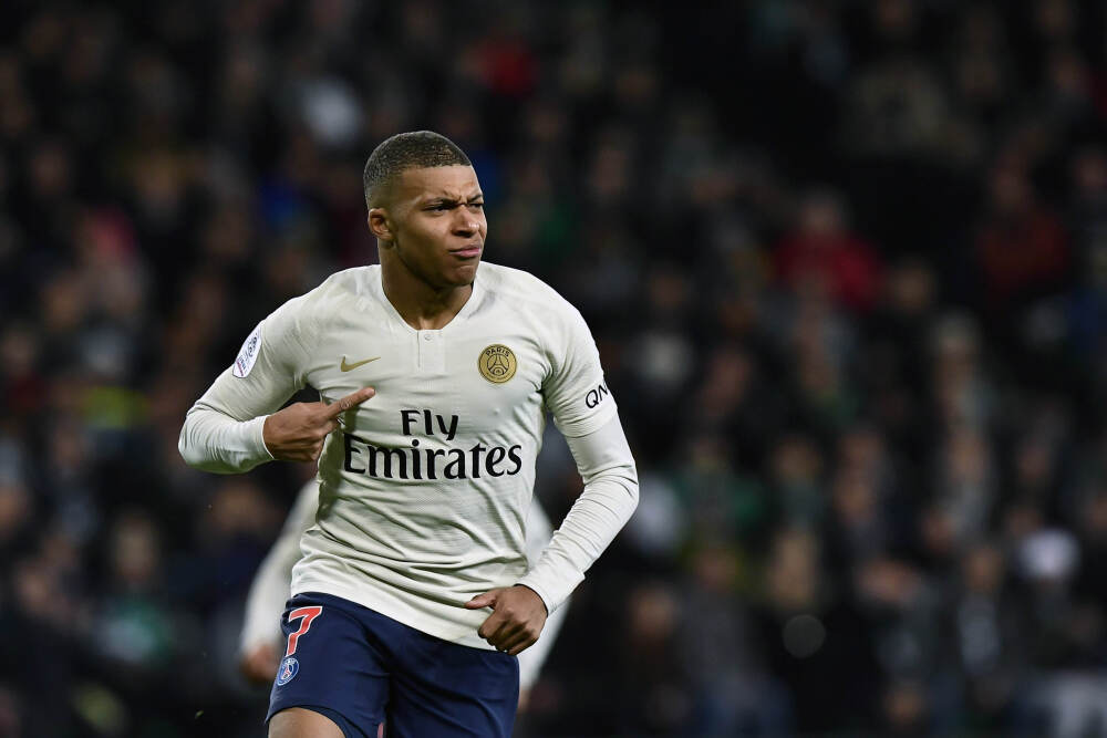 工业机器人产量创新高 高研发投入概念股名单出炉